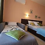 Sun & Fun - Nikea Park Free Parking 아파트