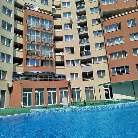 Sun & Fun - Nikea Park Free Parking Golden Sands