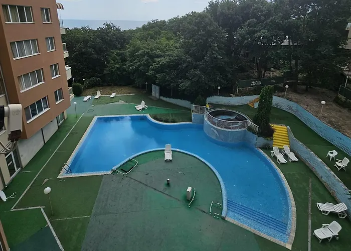 Sun & Fun - Nikea Park Free Parking *